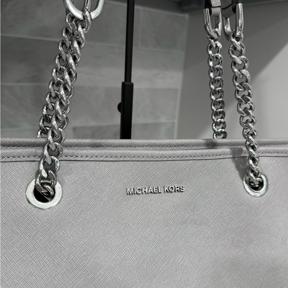 Michael Kors Jet Set Travel Large Tote with laptop separator Gray EUC! - Picture 3 of 16